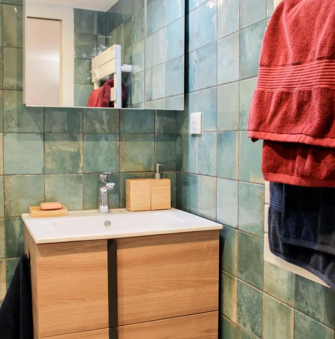 Charming Near Buttes-chaumont Paris