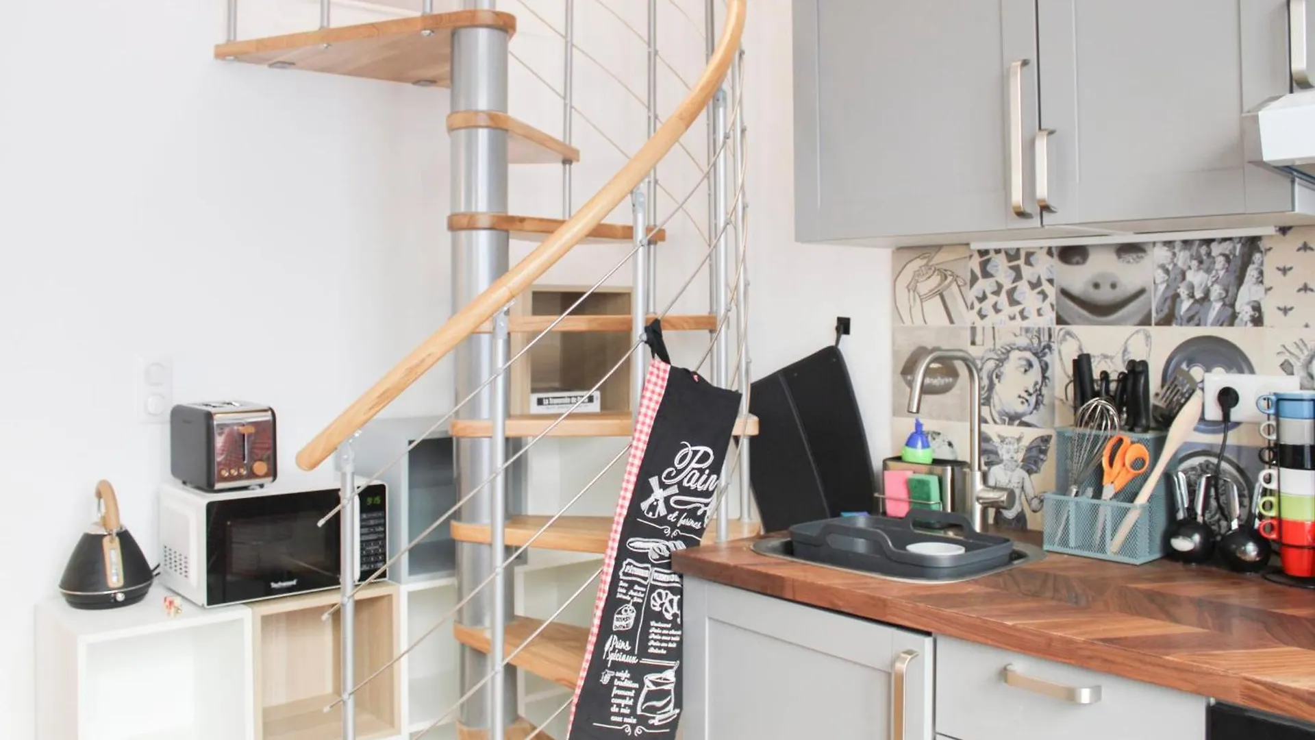 Charming Near Buttes-chaumont Apartment